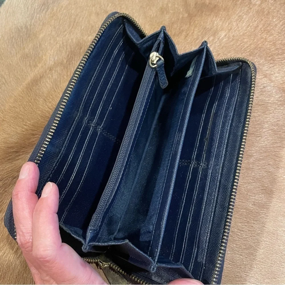 Coach Zip Around Accordion Wallet Navy Gathered Leather Design EUC! Rare